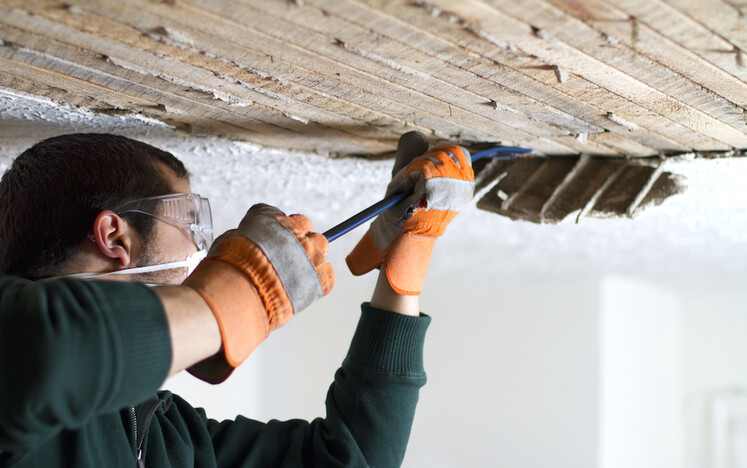 Демонтаж стелі